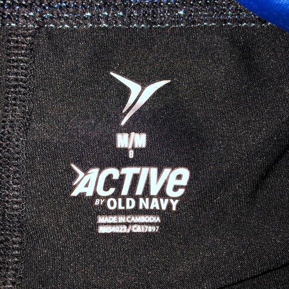 Old navy active spandex shorts - Picture 2 of 2